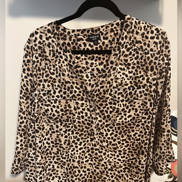 Torrid Harper leopard print top size 0 or size 12/14 perfect condition - Picture 2 of 2